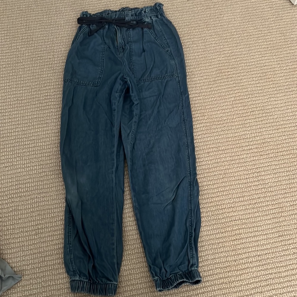 American Eagle Womens XS Short Blue Denim Joggers